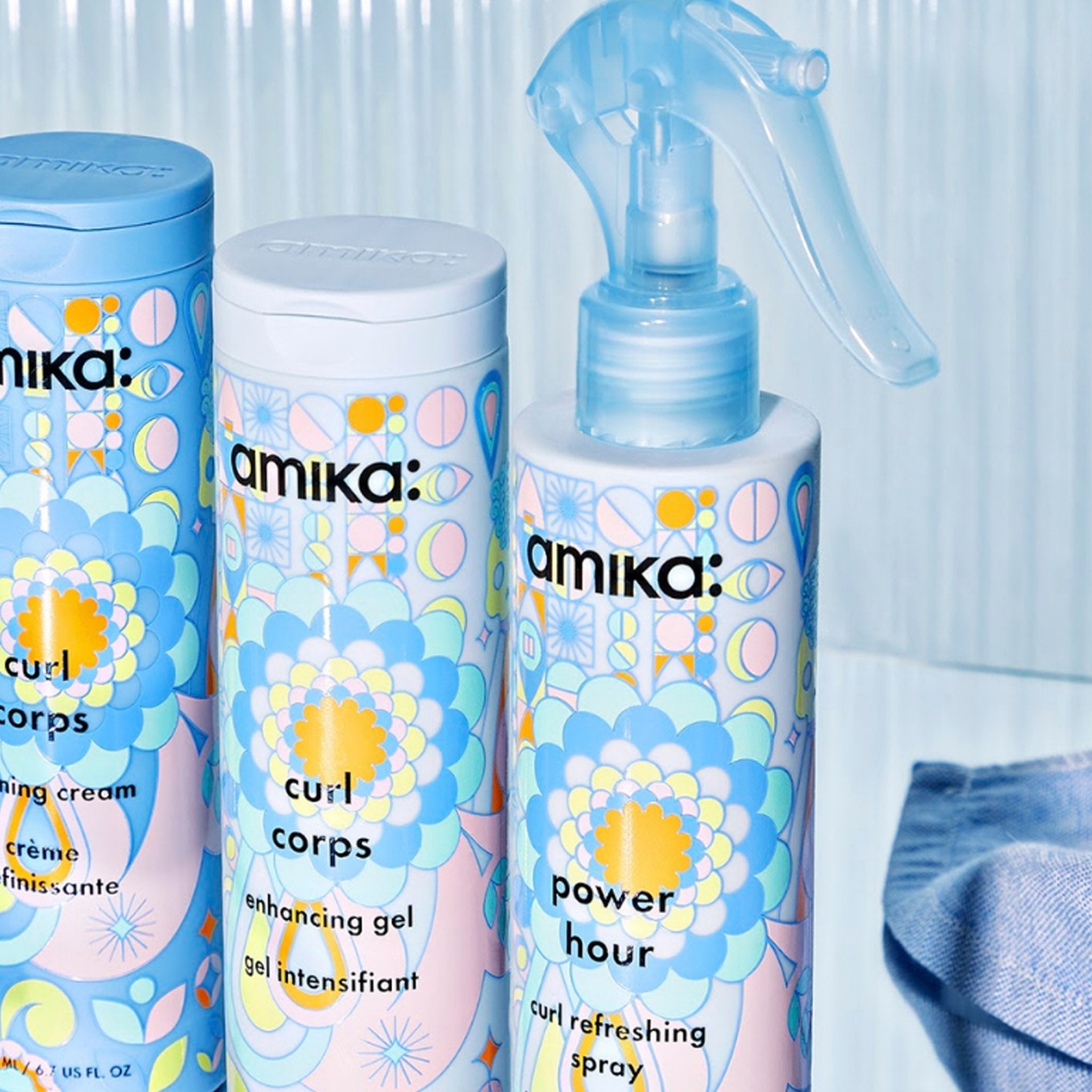 Gel rehausseur de boucles Amika Curl Corps